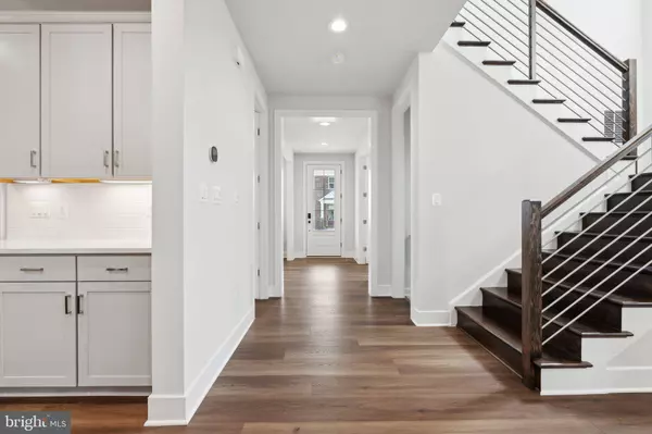 41961 BLAIR WOODS DR, Brambleton, VA 20148