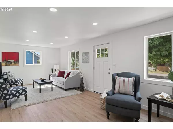 344 RUSSELL ST, Lebanon, OR 97355