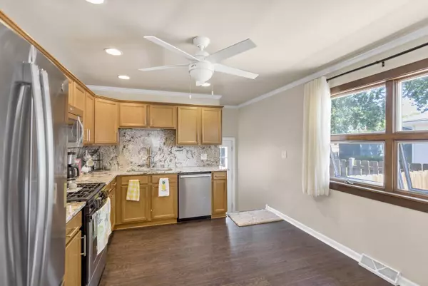 3808 Jay LN, Rolling Meadows, IL 60008