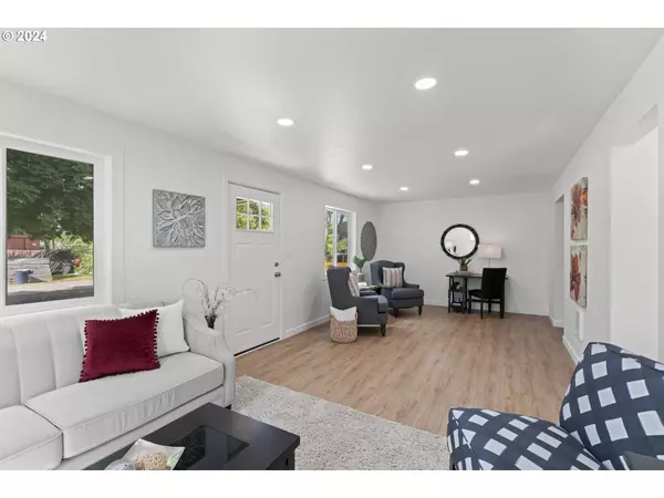 344 RUSSELL ST, Lebanon, OR 97355