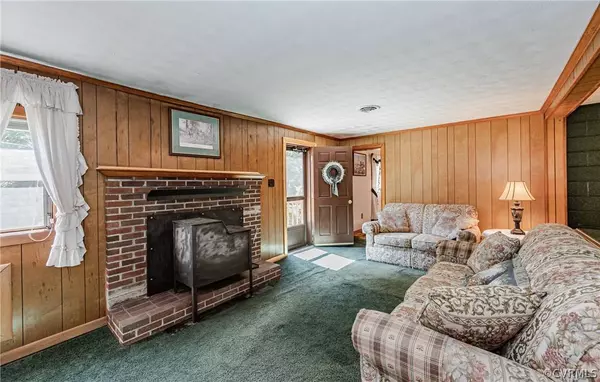 6404 Oak DR, Quinton, VA 23141