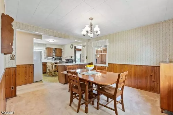 29 Barnida Dr, East Hanover Twp., NJ 07936