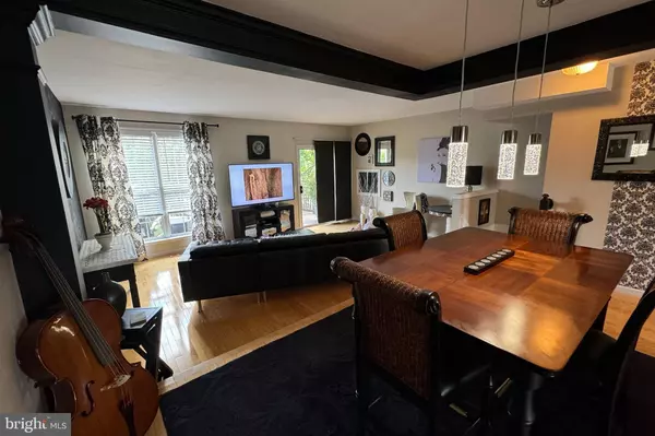 56 SNOWBERRY LN, Delran, NJ 08075