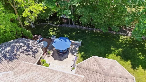 2122 SW Park AVE, Blue Springs, MO 64015