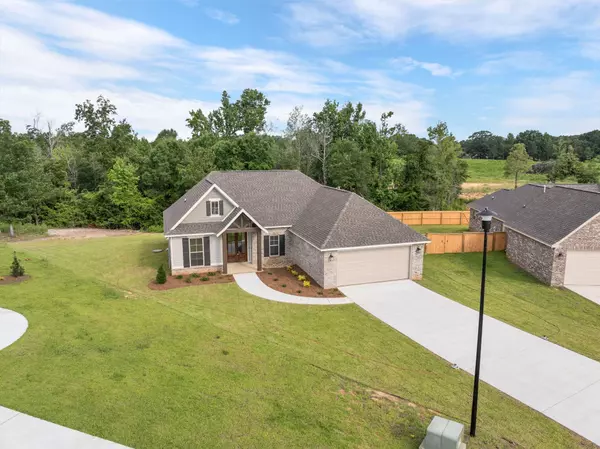 35 Dora Ln, Hattiesburg, MS 39402