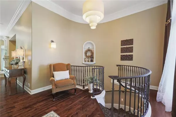 2122 SW Park AVE, Blue Springs, MO 64015