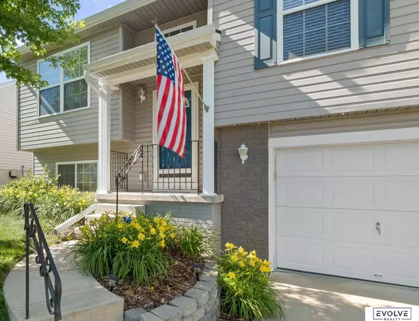 19414 V Street, Omaha, NE 68135