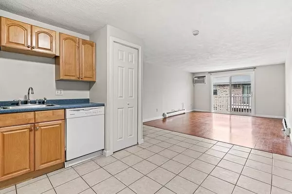 6 Kenmar Dr #23, Billerica, MA 01821