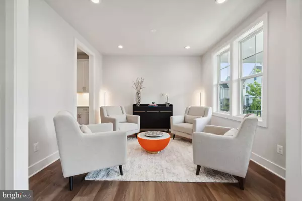 41961 BLAIR WOODS DR, Brambleton, VA 20148