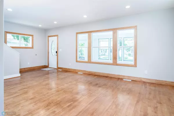 1437 3rd AVE N, Fargo, ND 58102