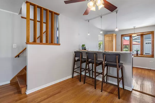 8828 Olcott AVE, Morton Grove, IL 60053