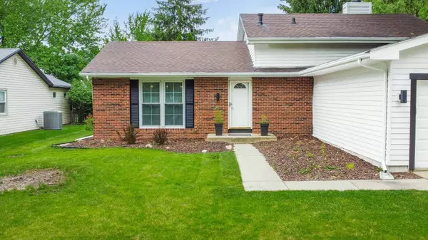 1365 Sunnybrook Drive, Naperville, IL 60540