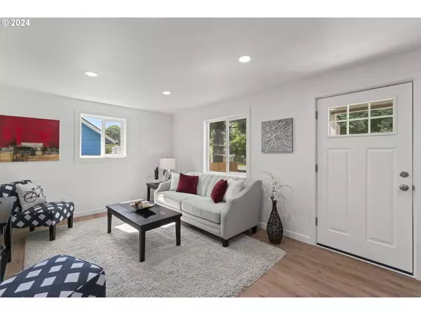 344 RUSSELL ST, Lebanon, OR 97355