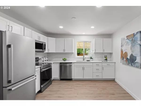 344 RUSSELL ST, Lebanon, OR 97355