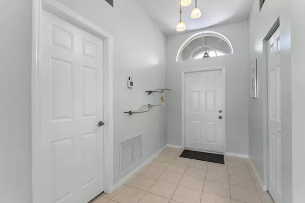 3662 Old Lighthouse CIR, Wellington, FL 33414