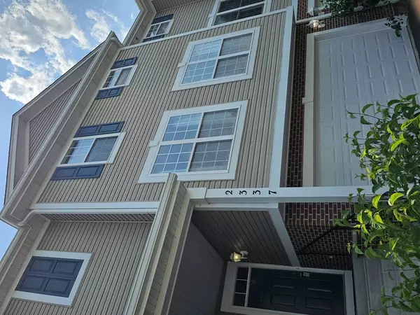 2337 HUDSON Circle, Aurora, IL 60502