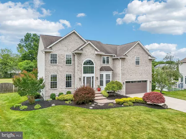18 TARA DR, Mount Laurel, NJ 08054