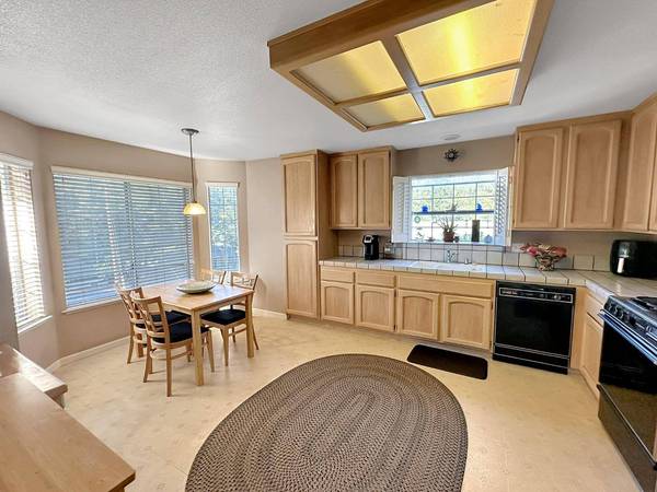 10977 Darlene CT, Grass Valley, CA 95949