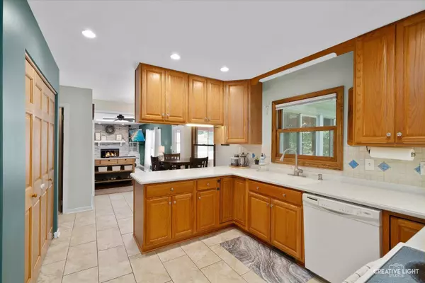 704 Nordic CT, Batavia, IL 60510