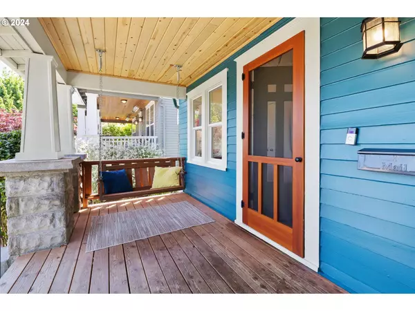 4006 SE LONG ST, Portland, OR 97202