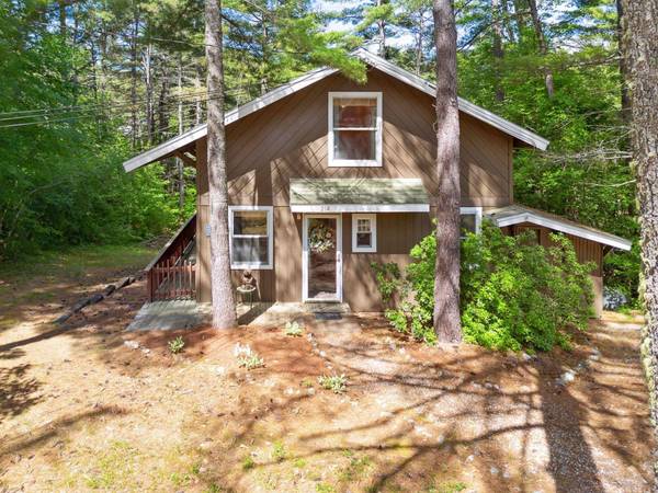 214 McGrew DR, Tamworth, NH 03886