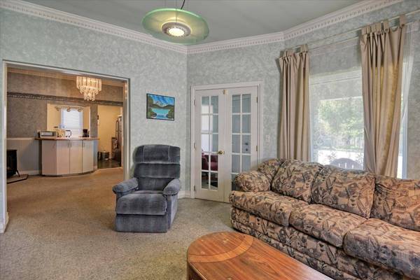 653 S Freya St, Spokane, WA 99202