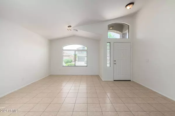 417 E ANGELINE Avenue, San Tan Valley, AZ 85140