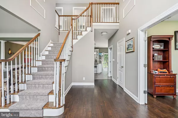 18 TARA DR, Mount Laurel, NJ 08054