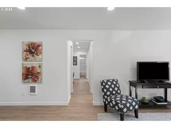 344 RUSSELL ST, Lebanon, OR 97355