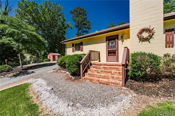 6404 Oak DR, Quinton, VA 23141