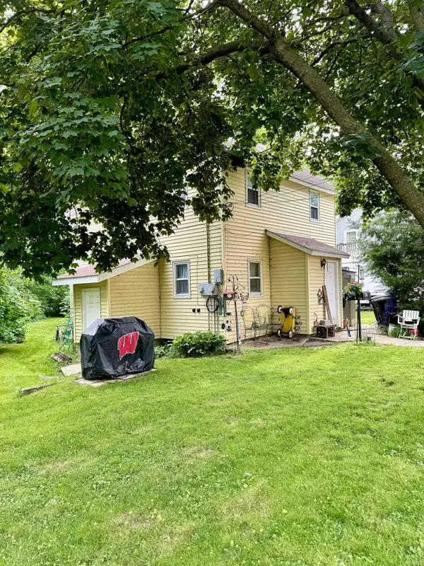 415 E South Street, Stoughton, WI 53589