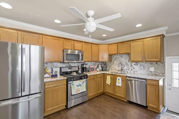 3808 Jay LN, Rolling Meadows, IL 60008