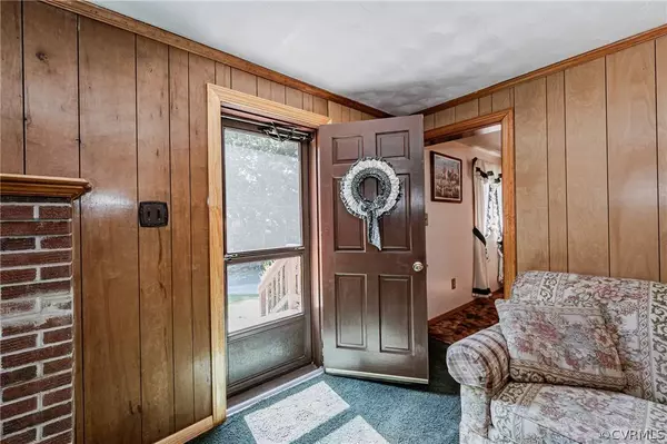 6404 Oak DR, Quinton, VA 23141