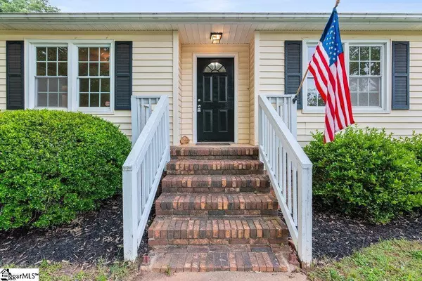 145 Oak Park Drive, Mauldin, SC 29662