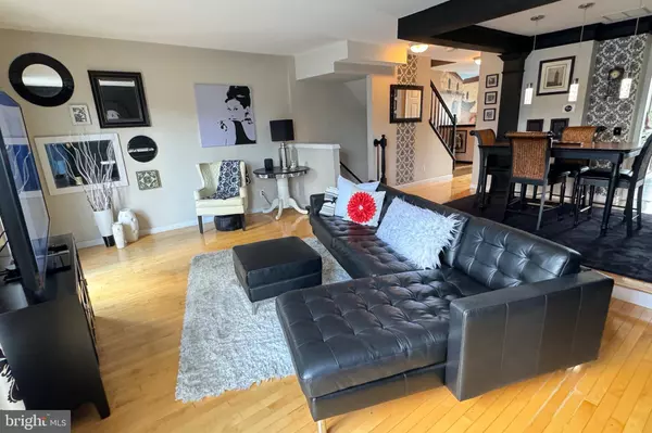 56 SNOWBERRY LN, Delran, NJ 08075