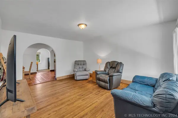 9311 Sahoma Lake RD, Sapulpa, OK 74066