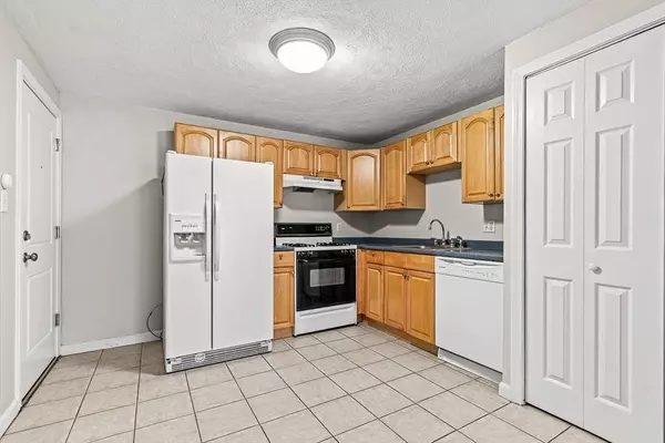 6 Kenmar Dr #23, Billerica, MA 01821