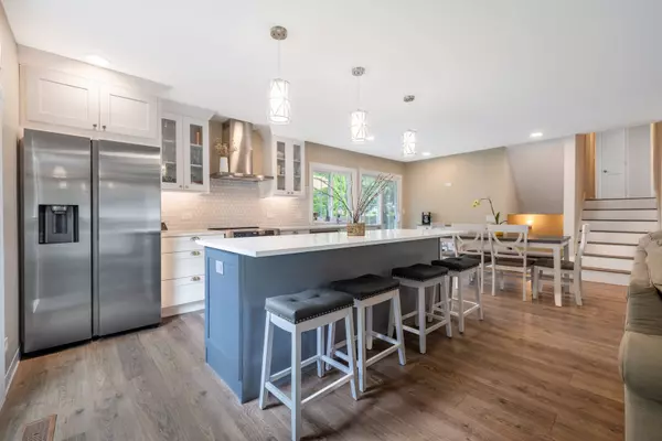 1365 Sunnybrook Drive, Naperville, IL 60540