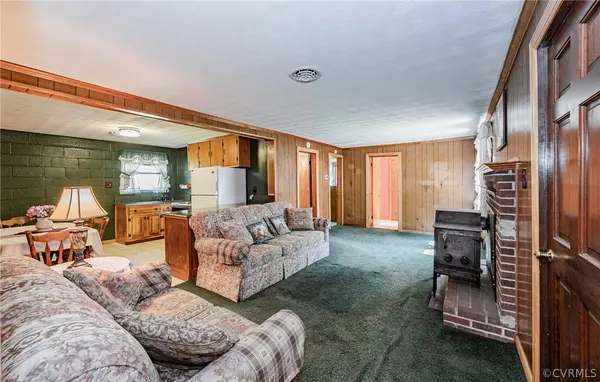 6404 Oak DR, Quinton, VA 23141