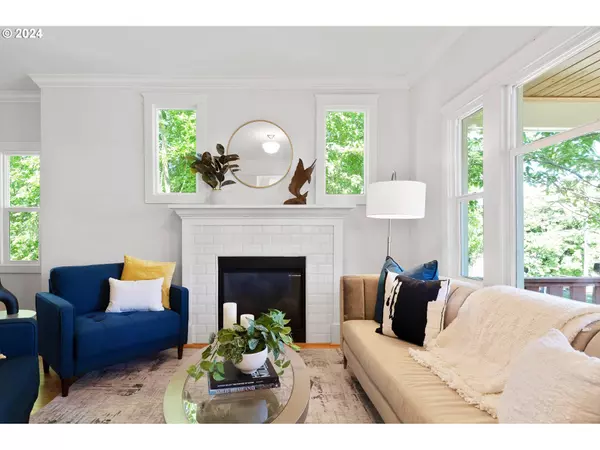 4006 SE LONG ST, Portland, OR 97202