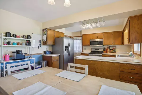 320 S Cleveland Avenue, Deforest, WI 53532