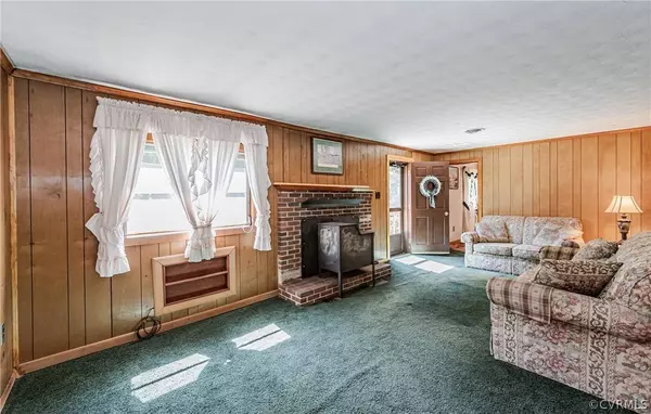 6404 Oak DR, Quinton, VA 23141