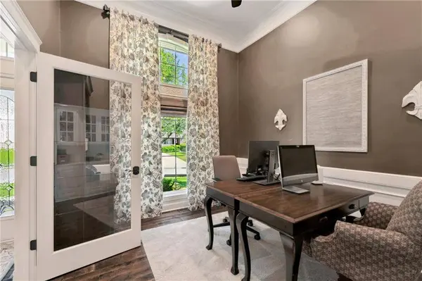 2122 SW Park AVE, Blue Springs, MO 64015