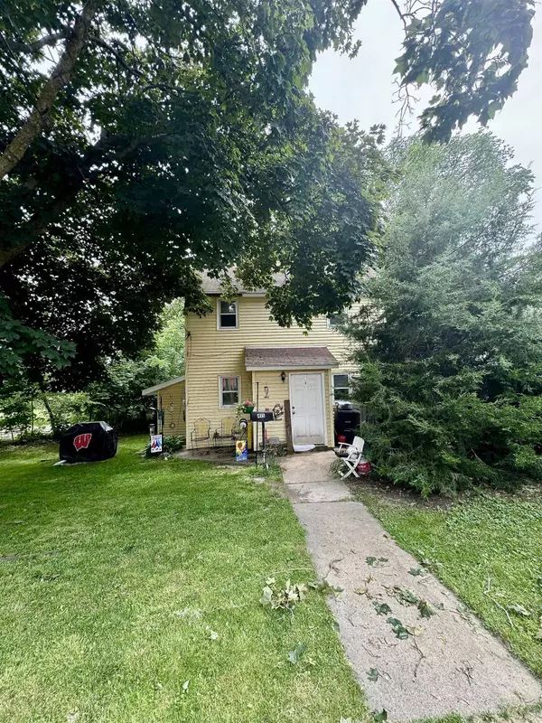 415 E South Street, Stoughton, WI 53589