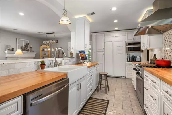 14251 Cameron LN, Santa Ana, CA 92705