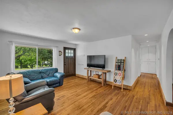 9311 Sahoma Lake RD, Sapulpa, OK 74066