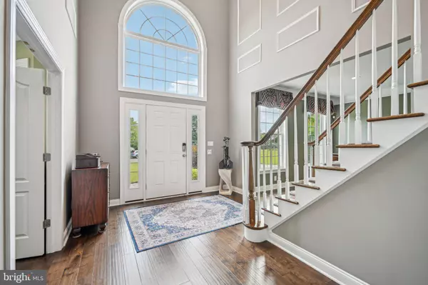 18 TARA DR, Mount Laurel, NJ 08054