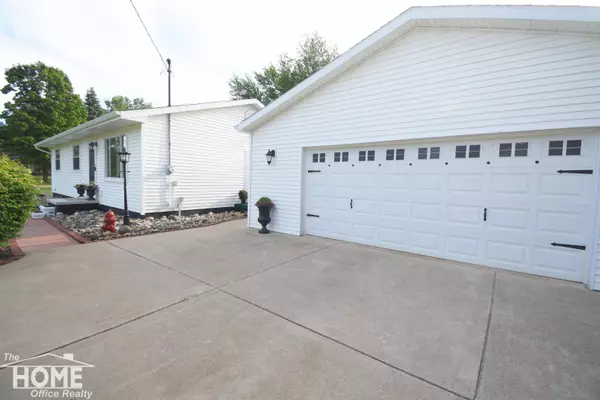 801 Lamb Street, Perry, MI 48872