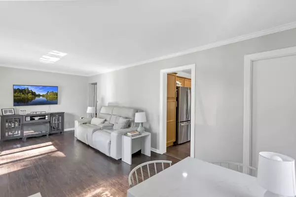 3808 Jay LN, Rolling Meadows, IL 60008