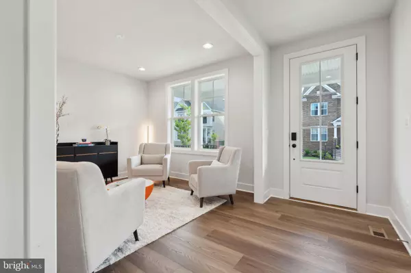 41961 BLAIR WOODS DR, Brambleton, VA 20148